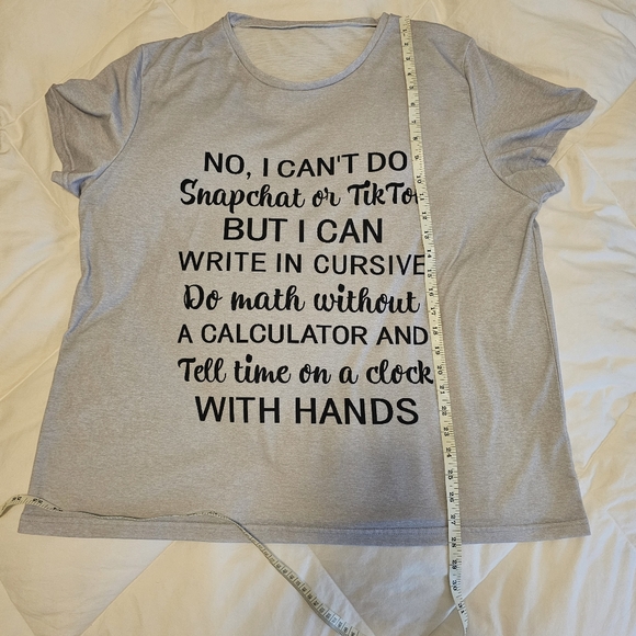 Graphic Tee Women's 2X Gray Short Sleeve Shirt - Picture 5 of 9